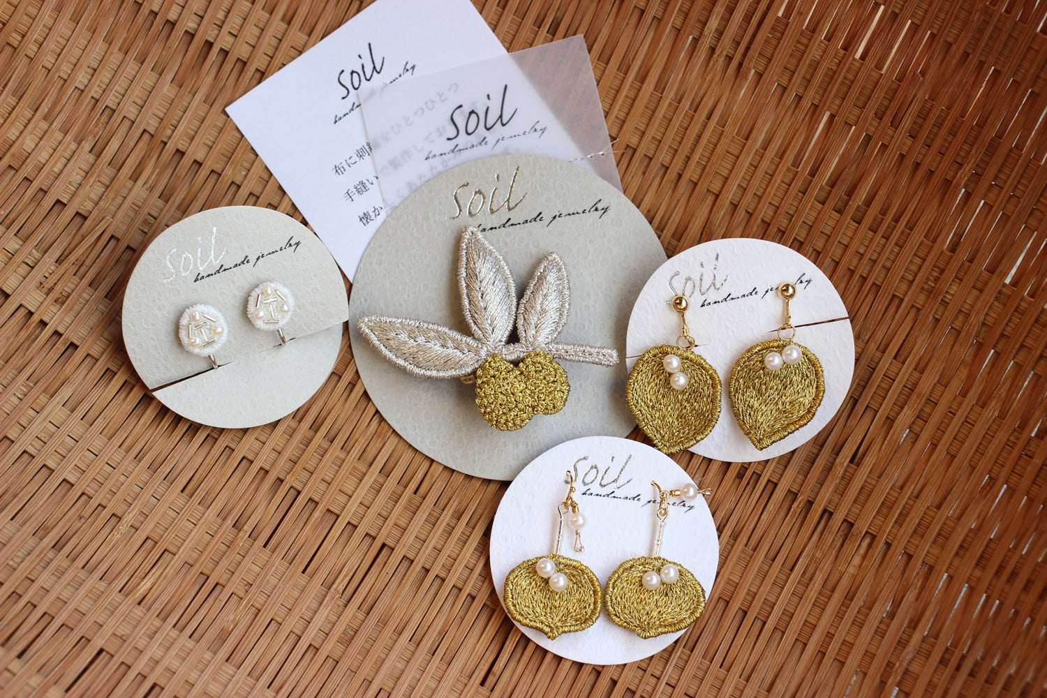 soil] P-03/19 swaying petals (GOLD) – kitahama blue stories