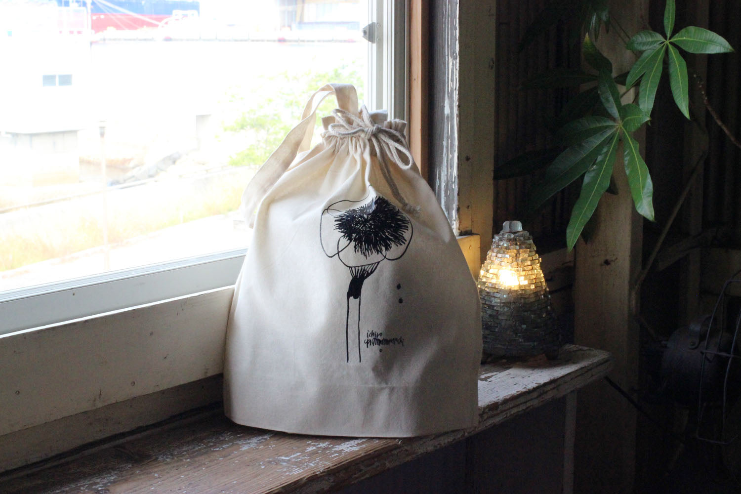 山口一郎さん　HANA 在庫限り】 山口一郎 「HANA-aka」｜ポスター｜IDEE SHOP Online